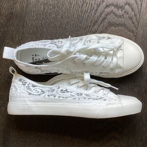 White Lace Women's Sneakers